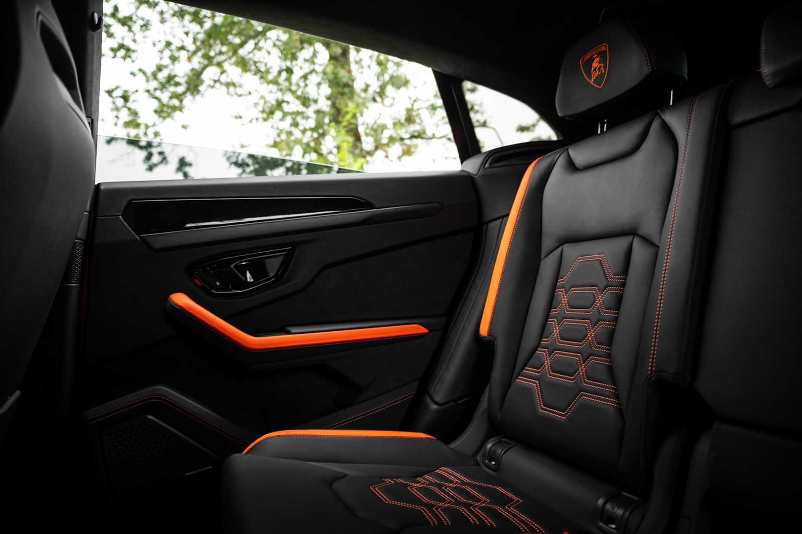 2025 Lamborghini Urus SE - Photo 51