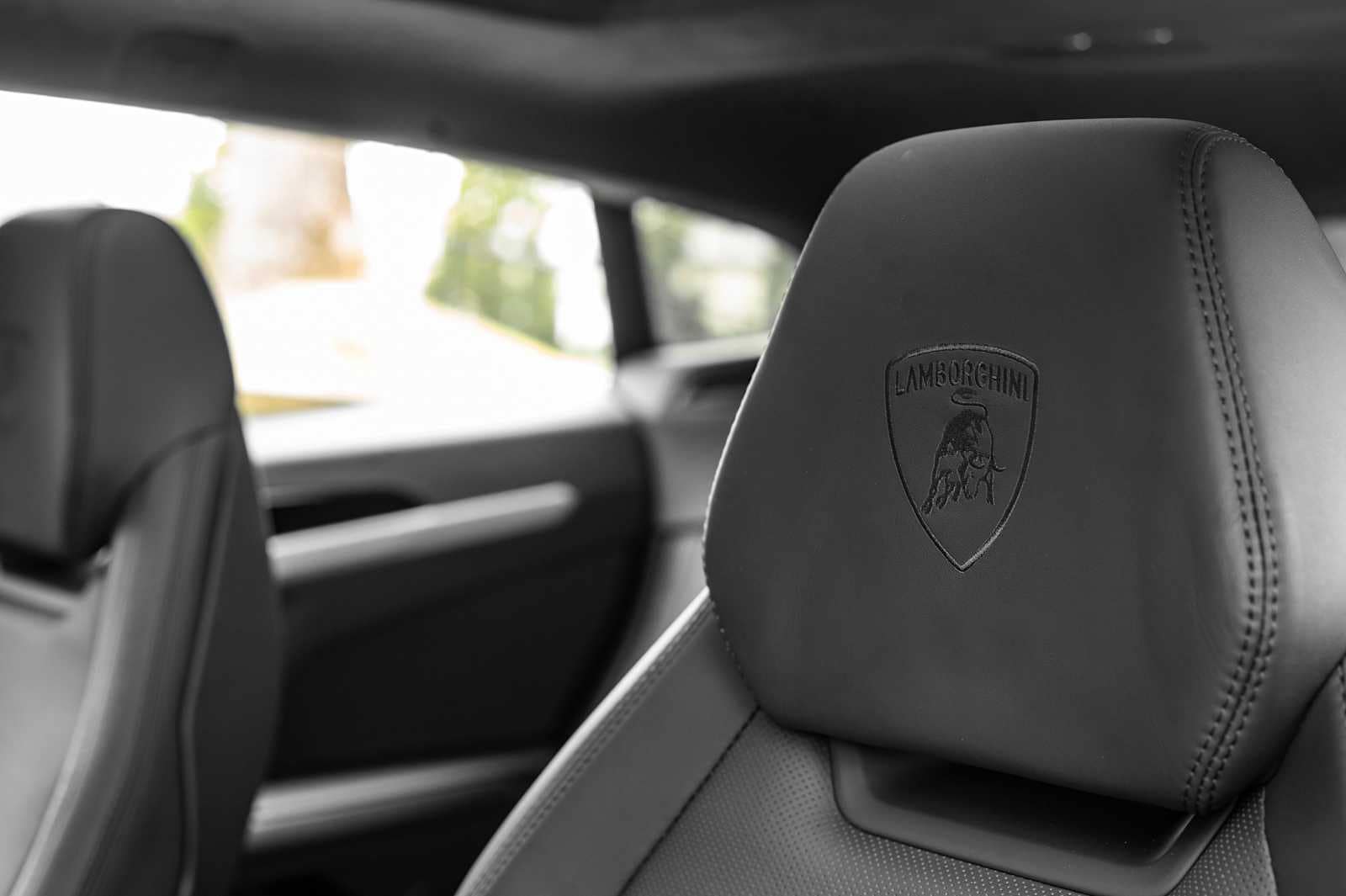 2025 Lamborghini Urus SE - Photo 29