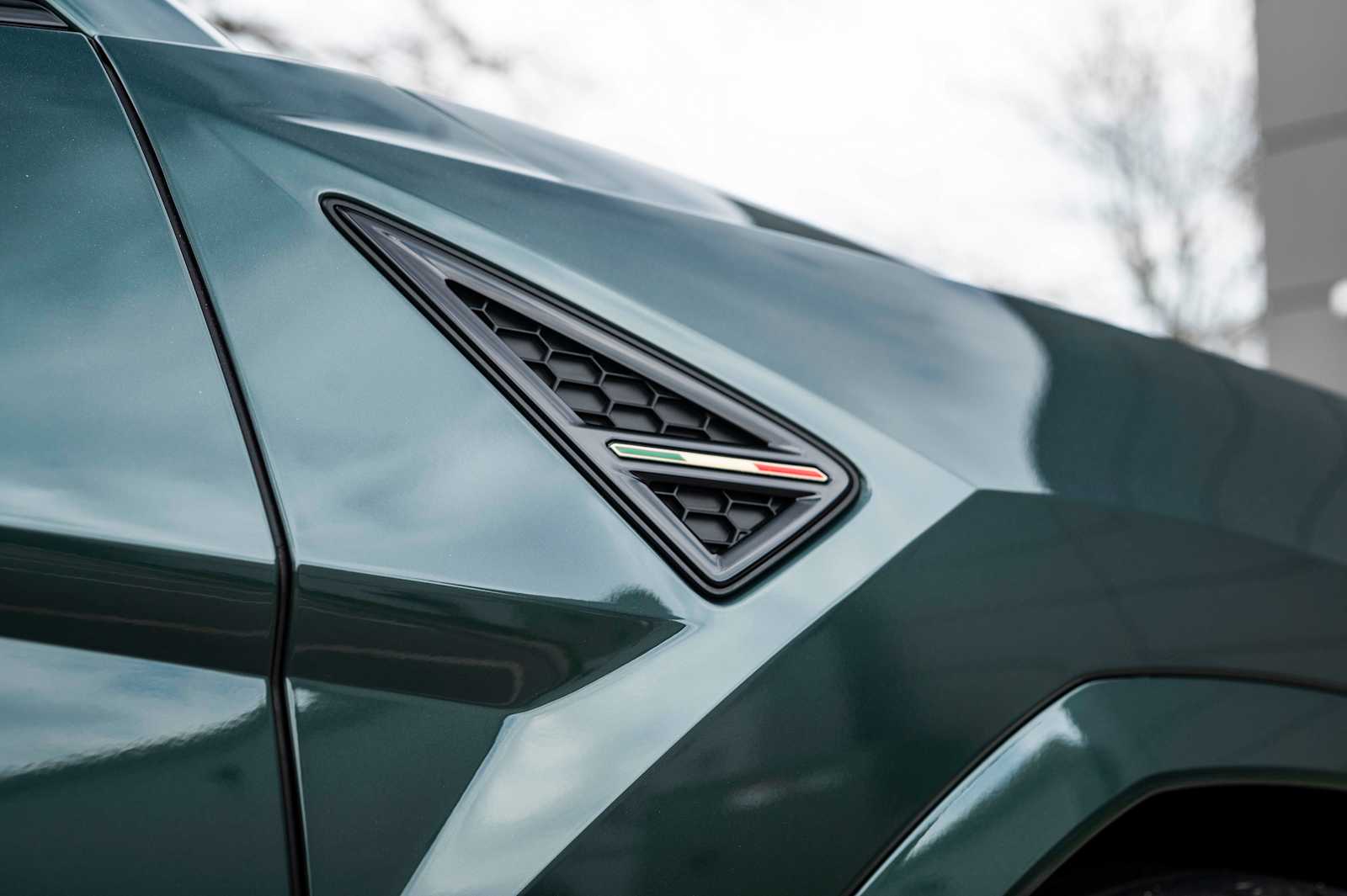 2025 Lamborghini Urus SE - Photo 15