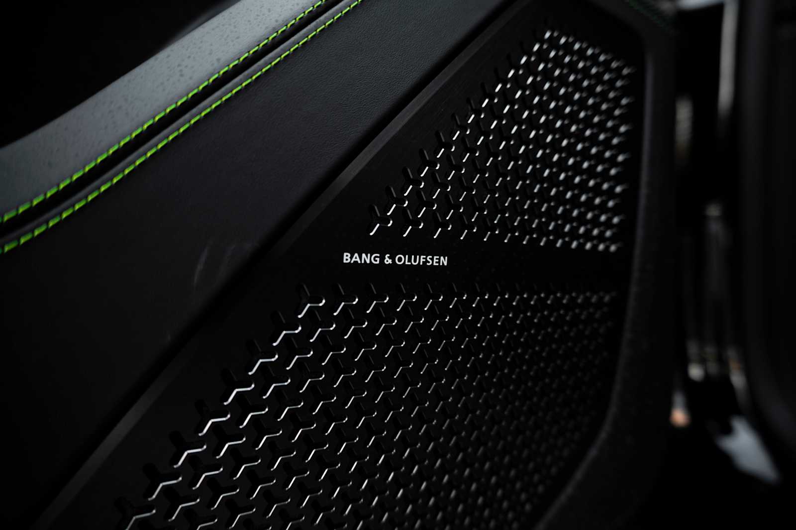 used 2025 Lamborghini Urus car, priced at $319,998