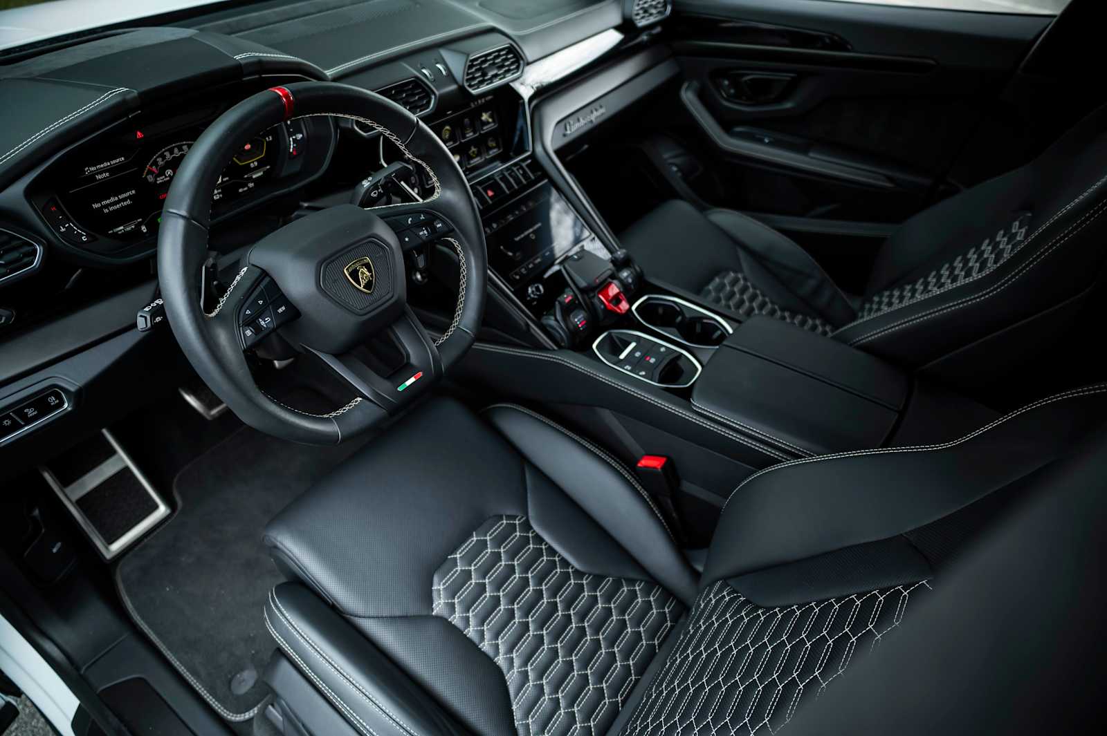 2023 Lamborghini Urus S - Photo 34
