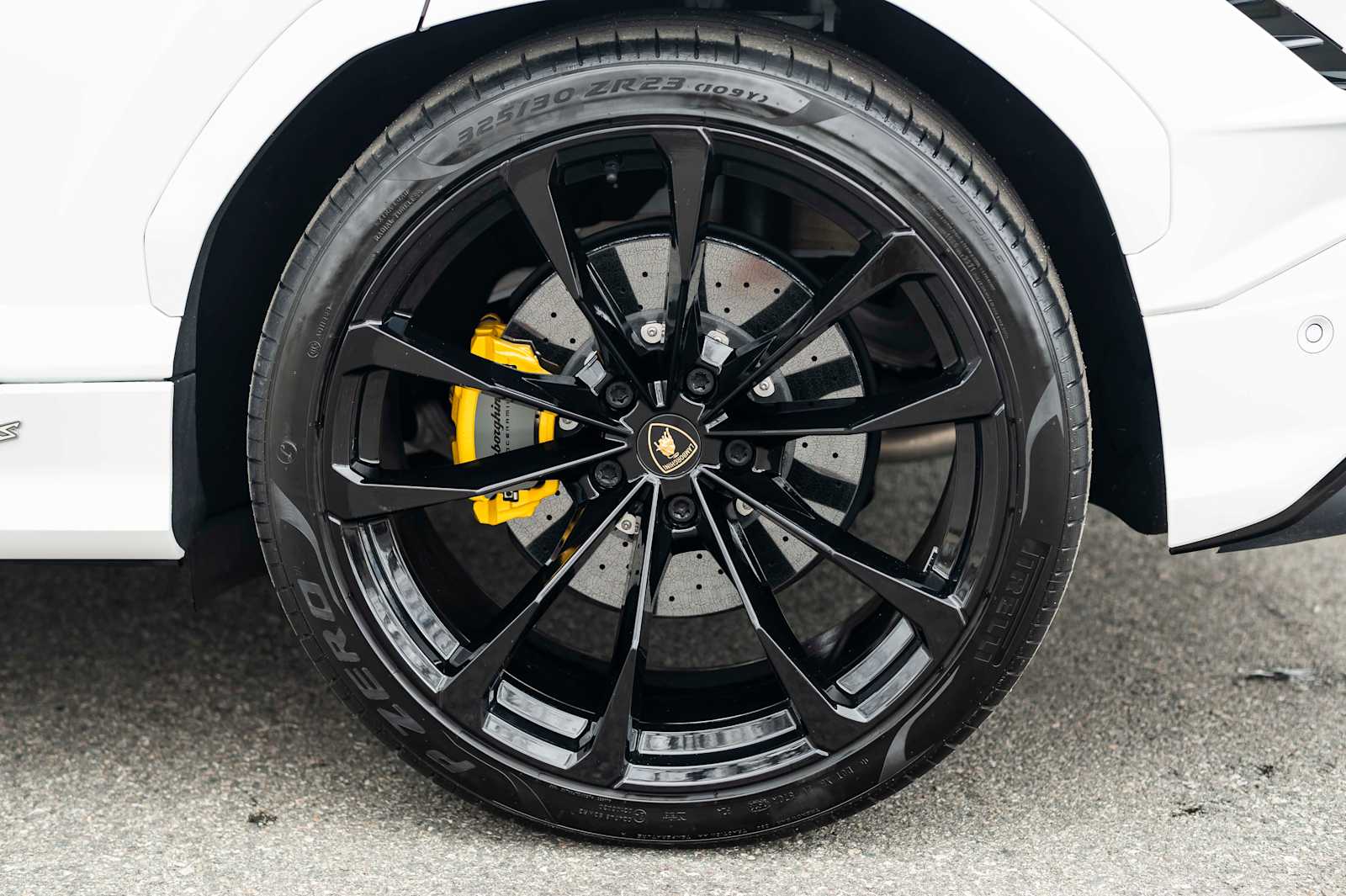 2023 Lamborghini Urus S - Photo 17