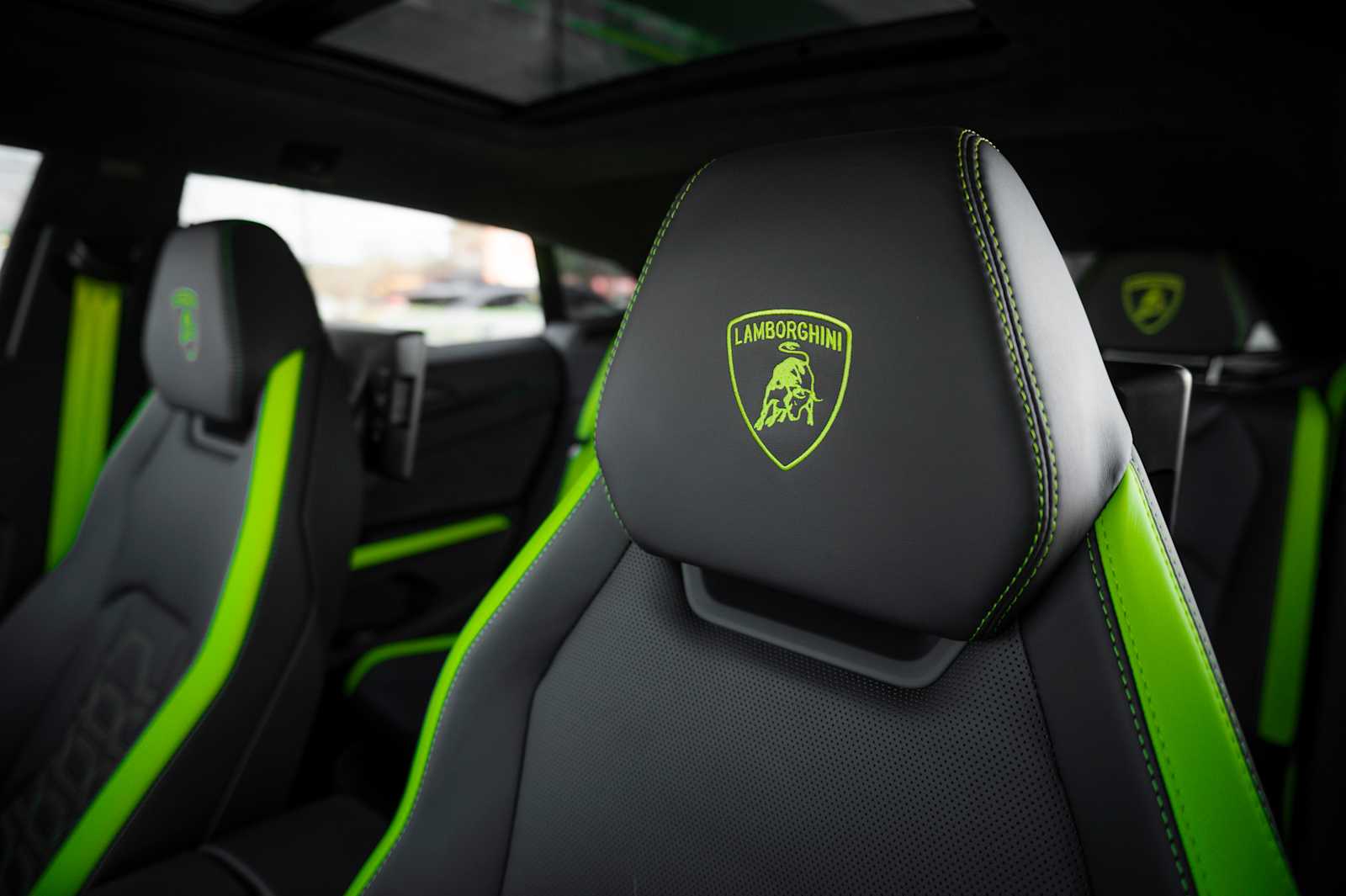 used 2025 Lamborghini Urus car, priced at $319,998