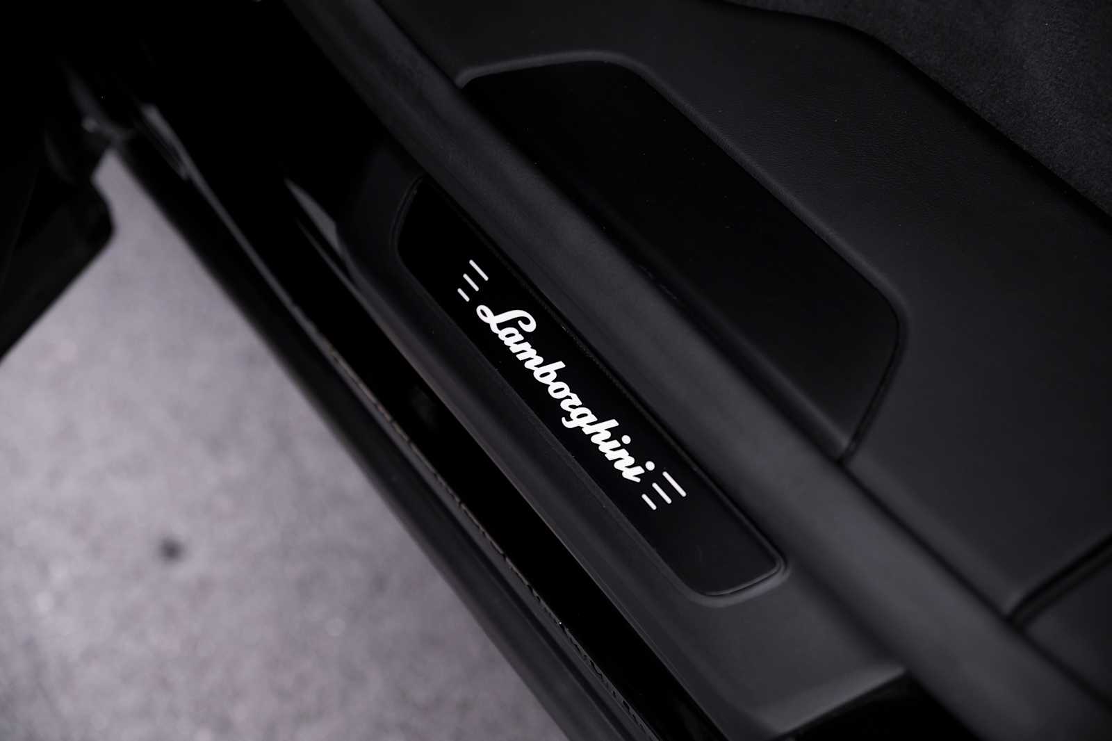 2024 Lamborghini Urus S - Photo 43