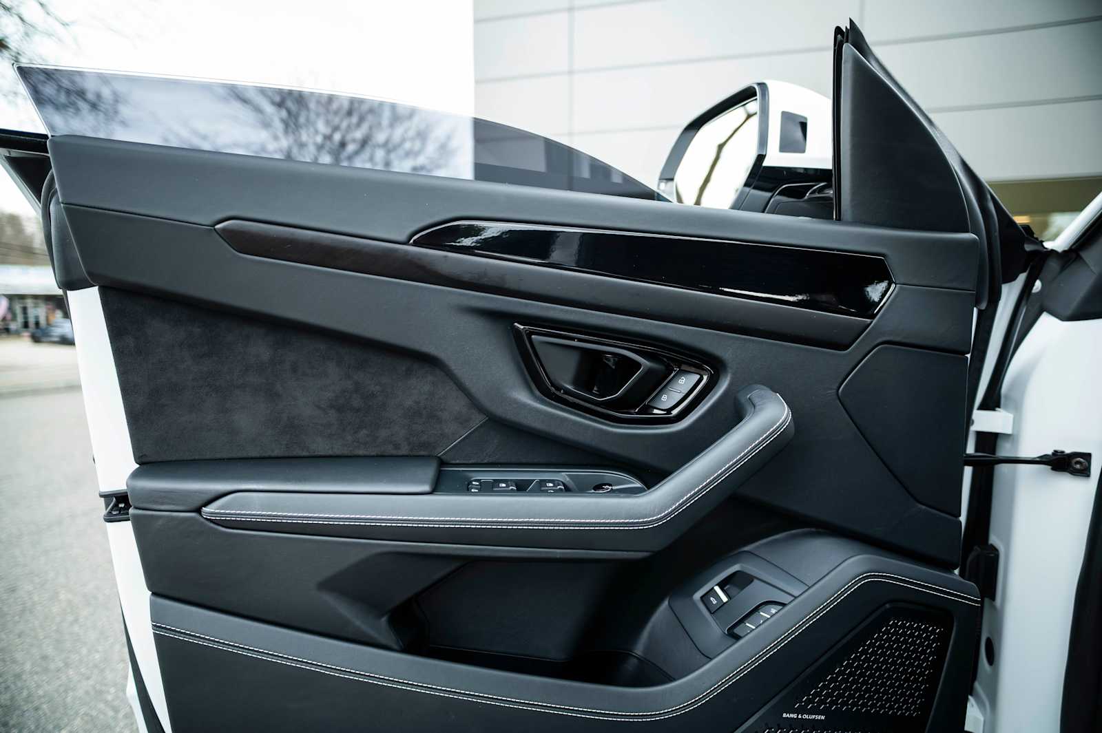 2023 Lamborghini Urus S - Photo 26