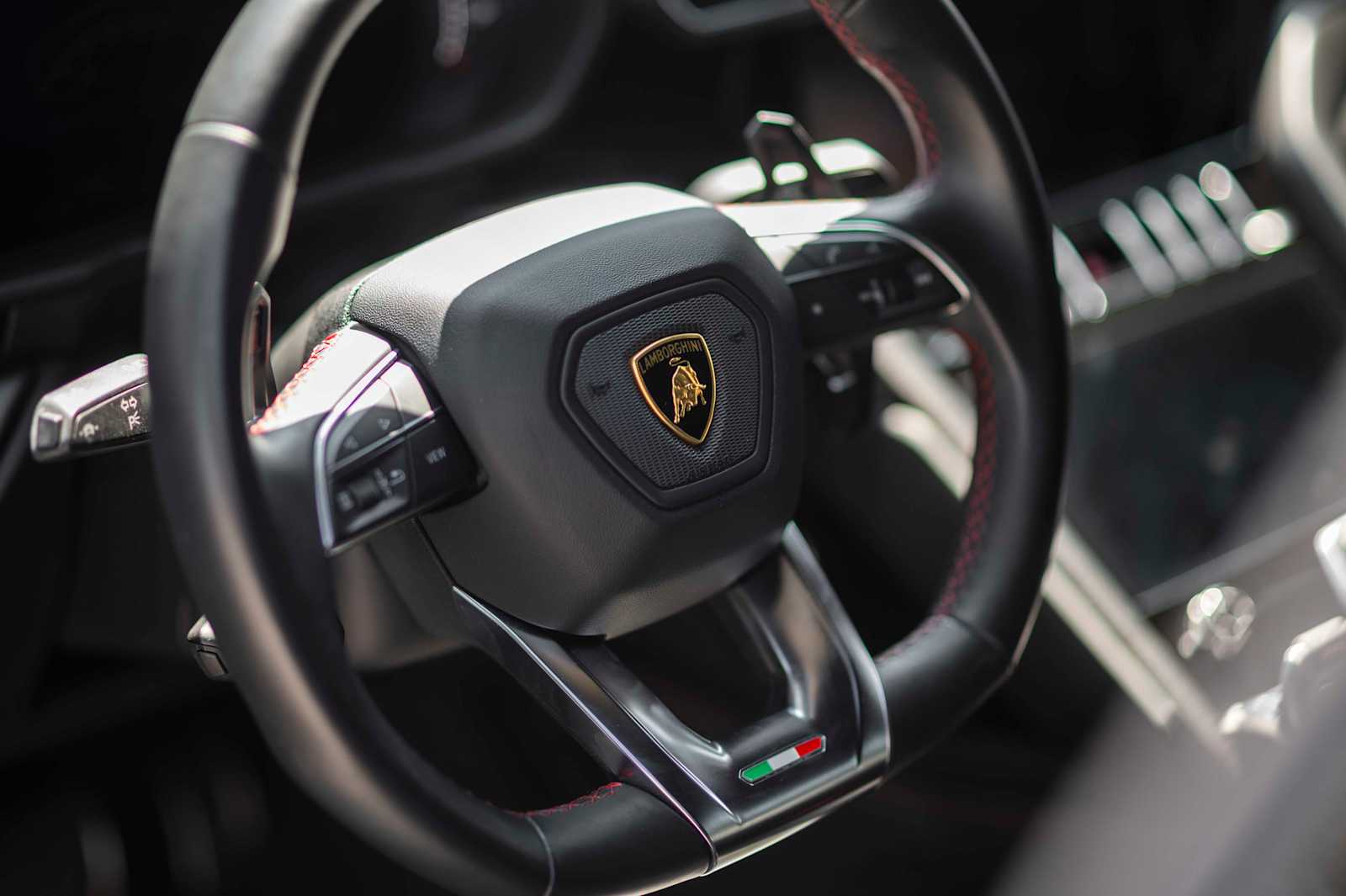 used 2021 Lamborghini Urus car, priced at $198,900