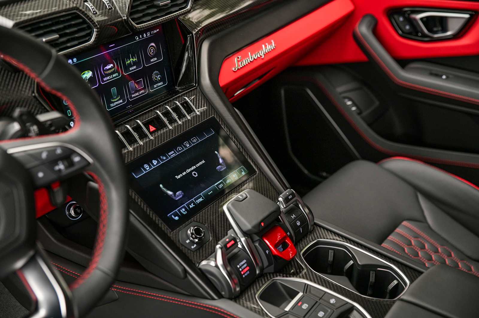2024 Lamborghini Urus S - Photo 32