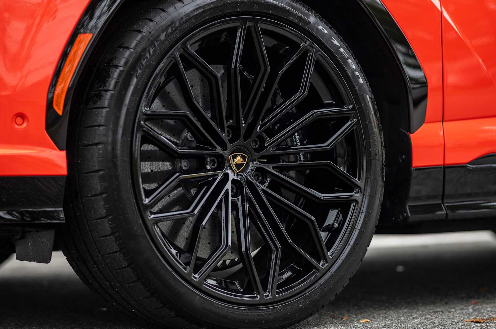 2025 Lamborghini Urus SE - Photo 7
