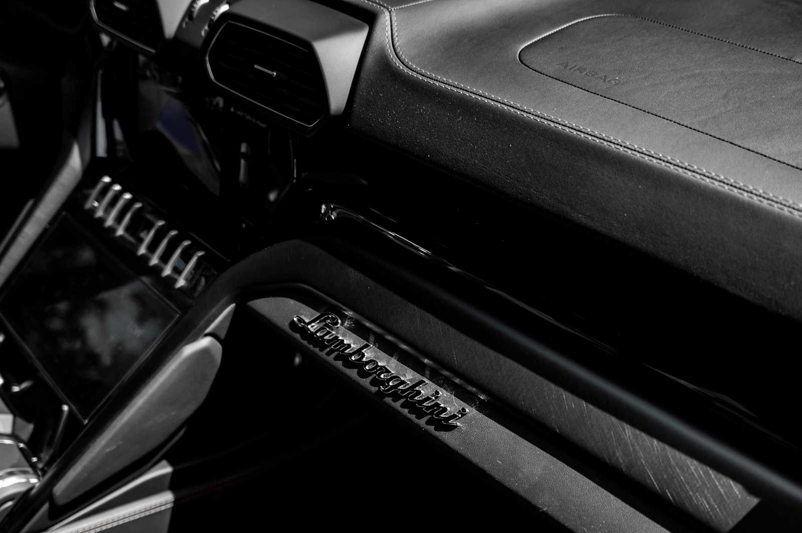 used 2021 Lamborghini Urus car, priced at $198,900