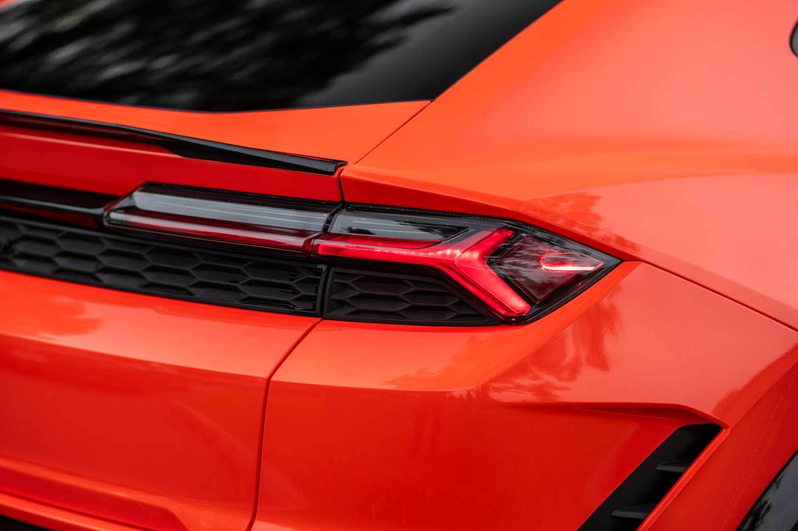 2025 Lamborghini Urus SE - Photo 14