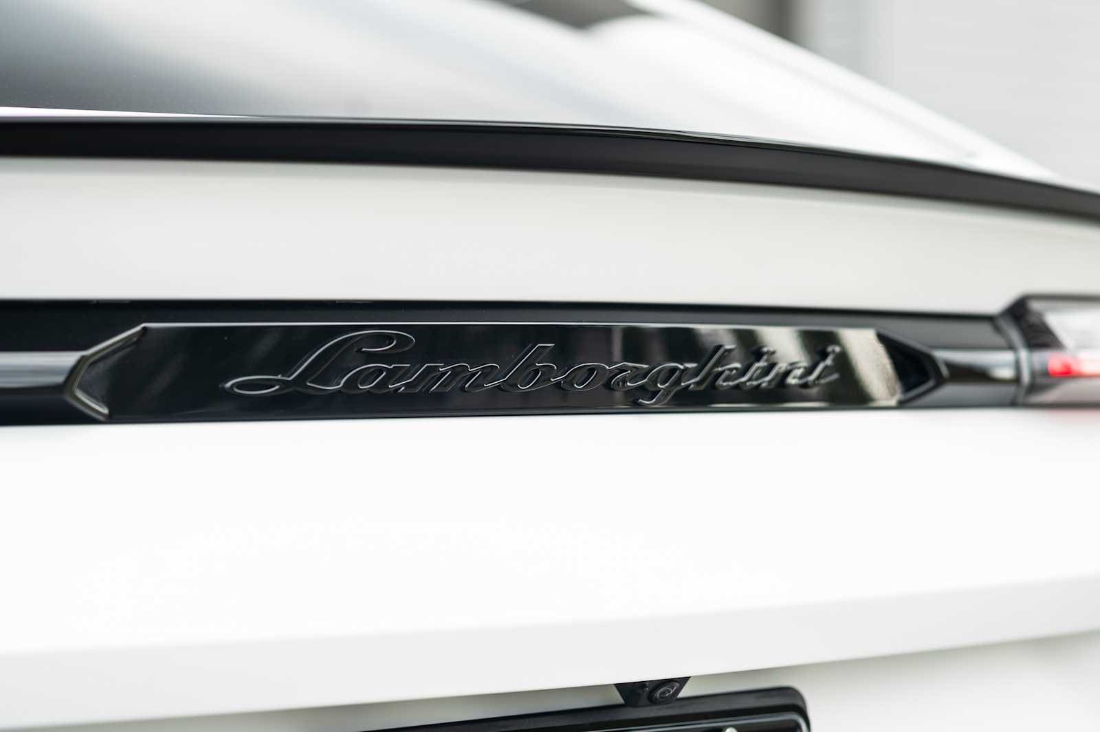 2023 Lamborghini Urus S - Photo 12