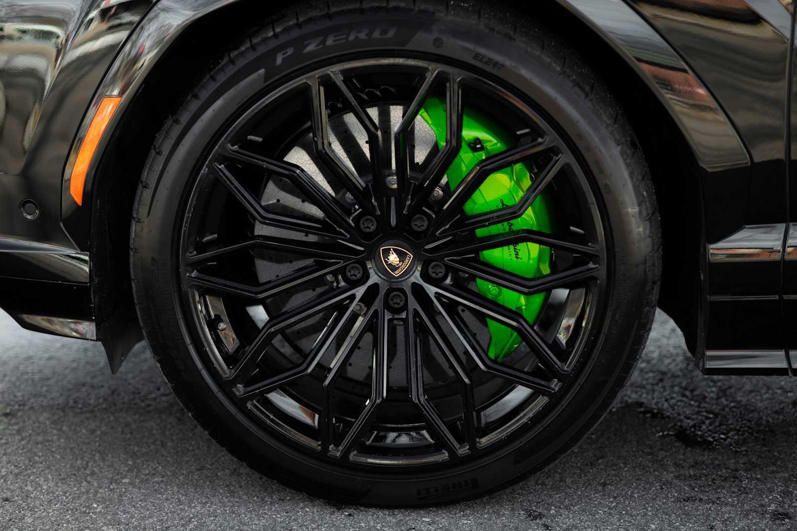 used 2025 Lamborghini Urus car, priced at $319,998