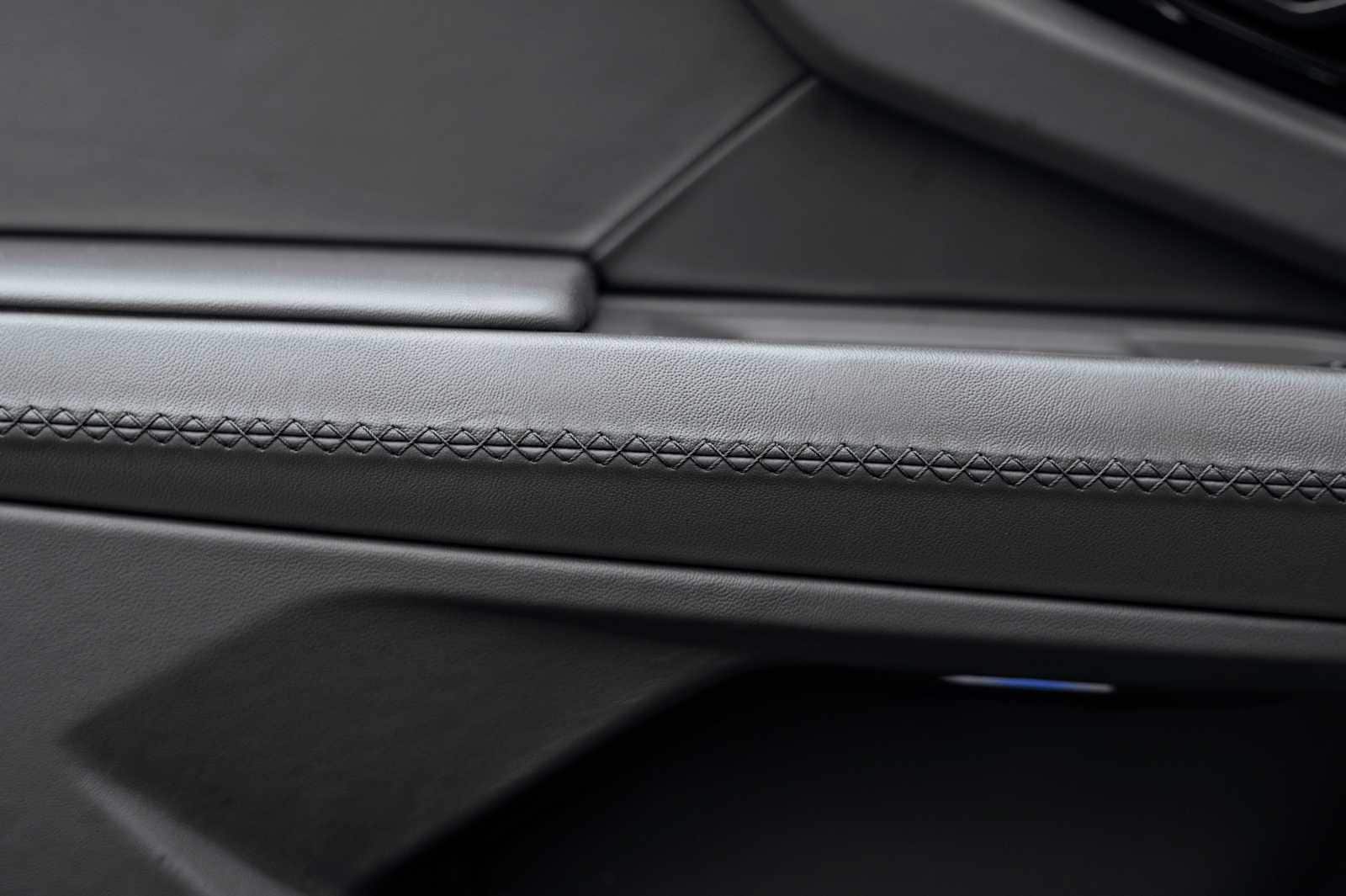 2025 Lamborghini Urus SE - Photo 25