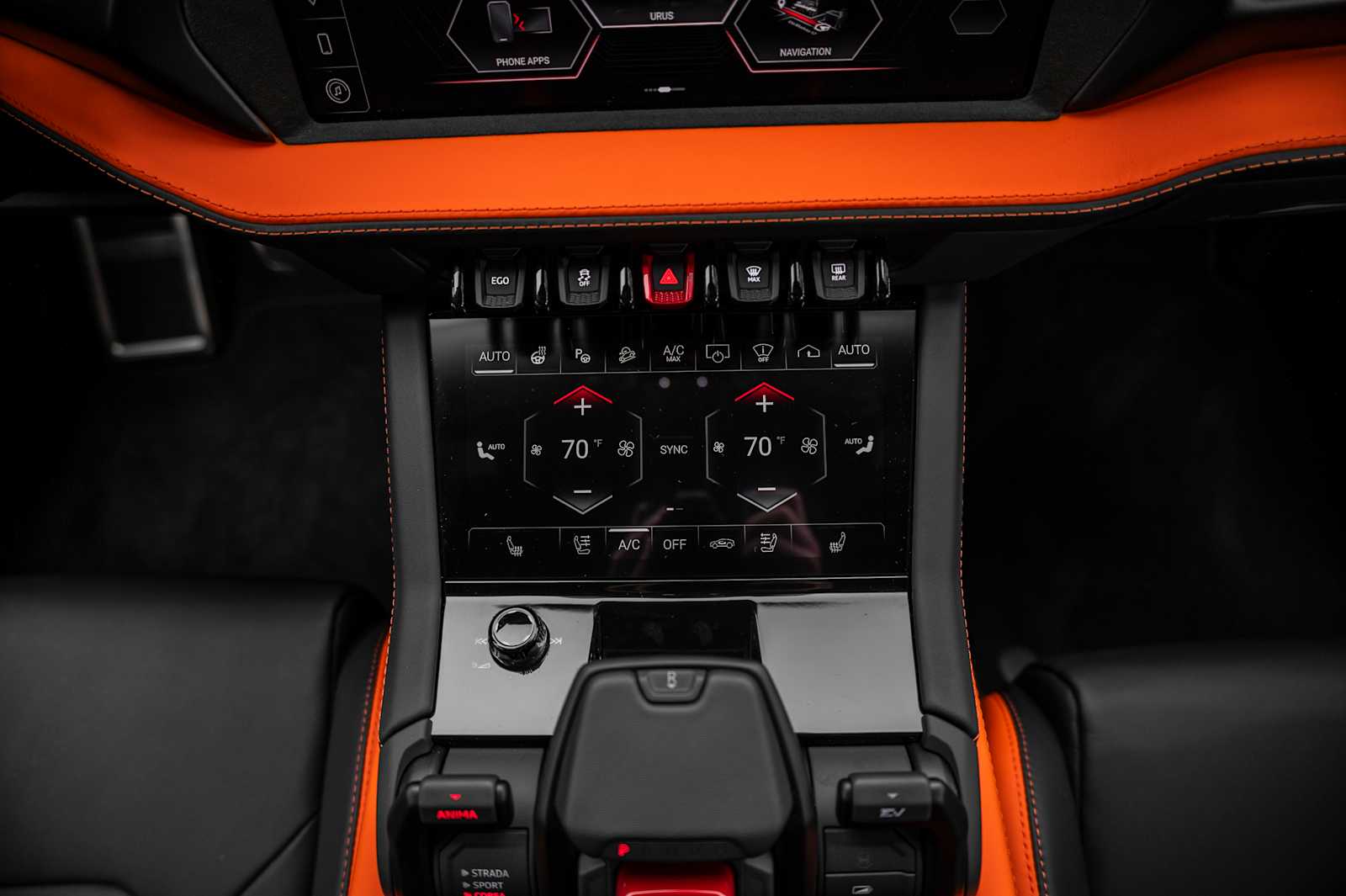 2025 Lamborghini Urus SE - Photo 39