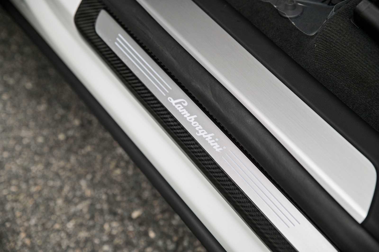 2024 Lamborghini Urus S - Photo 25