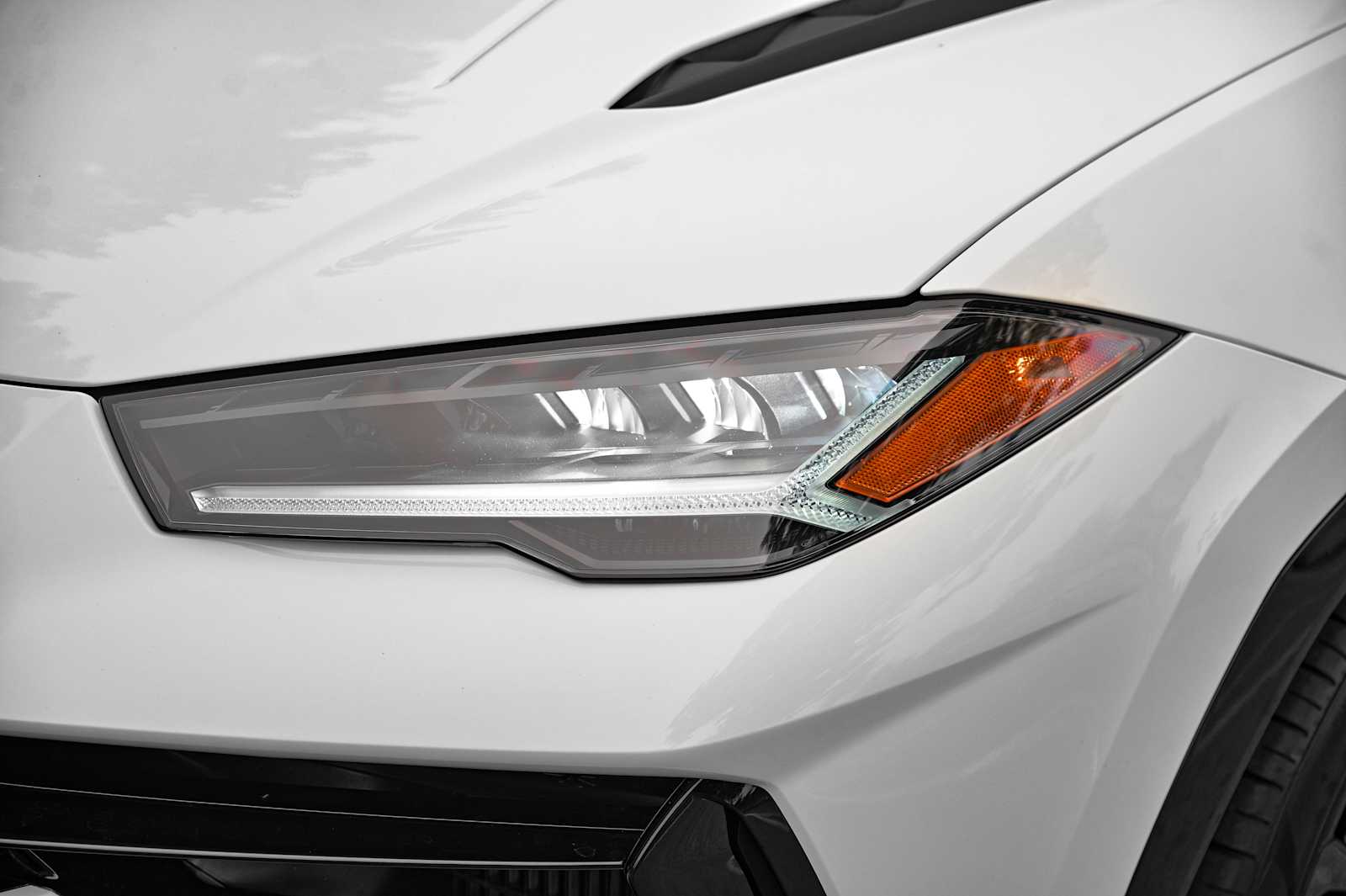 2024 Lamborghini Urus S - Photo 17
