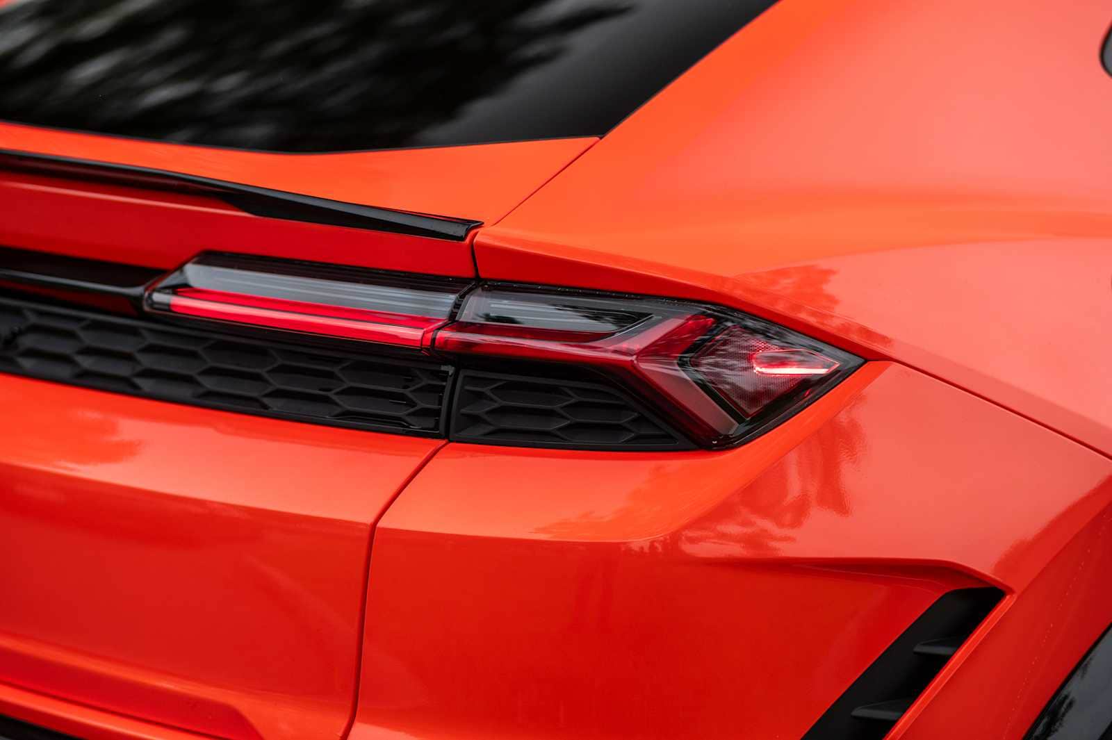 2025 Lamborghini Urus SE - Photo 13