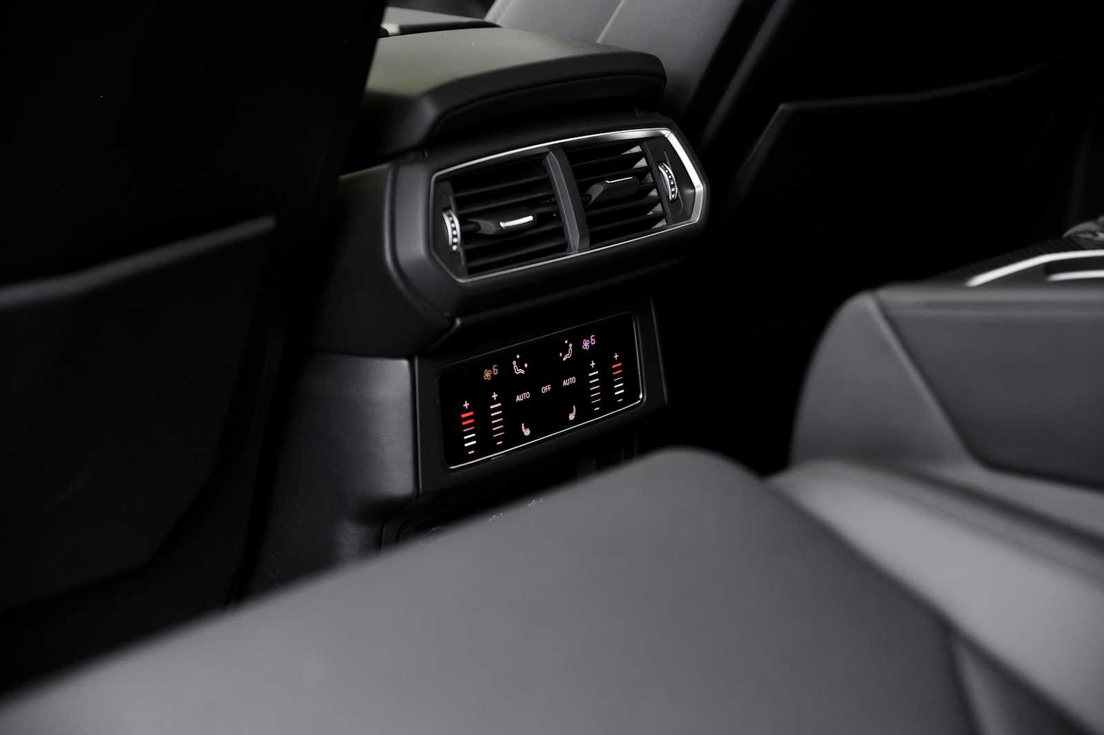 2024 Lamborghini Urus S - Photo 44