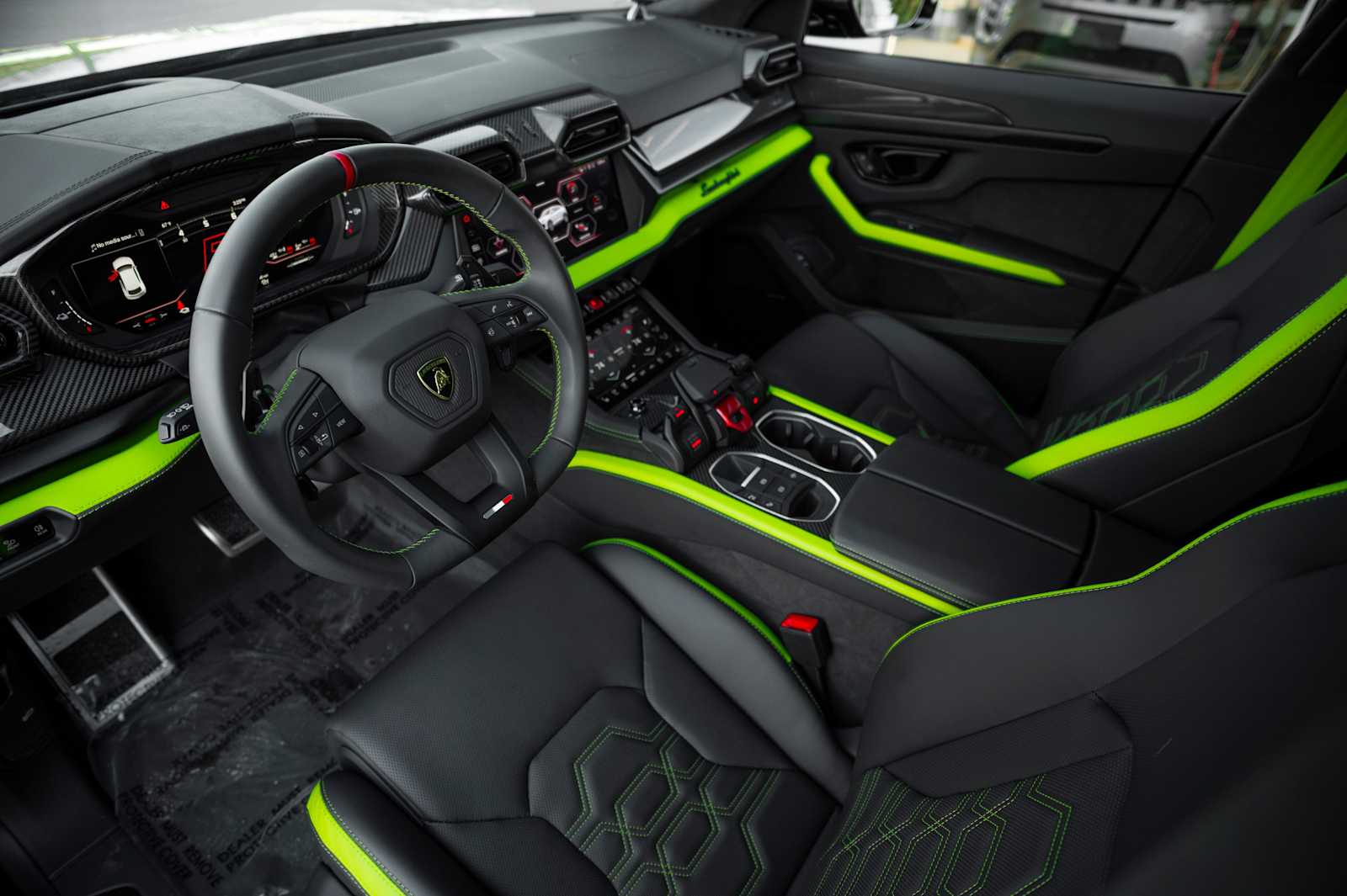 used 2025 Lamborghini Urus car, priced at $319,998