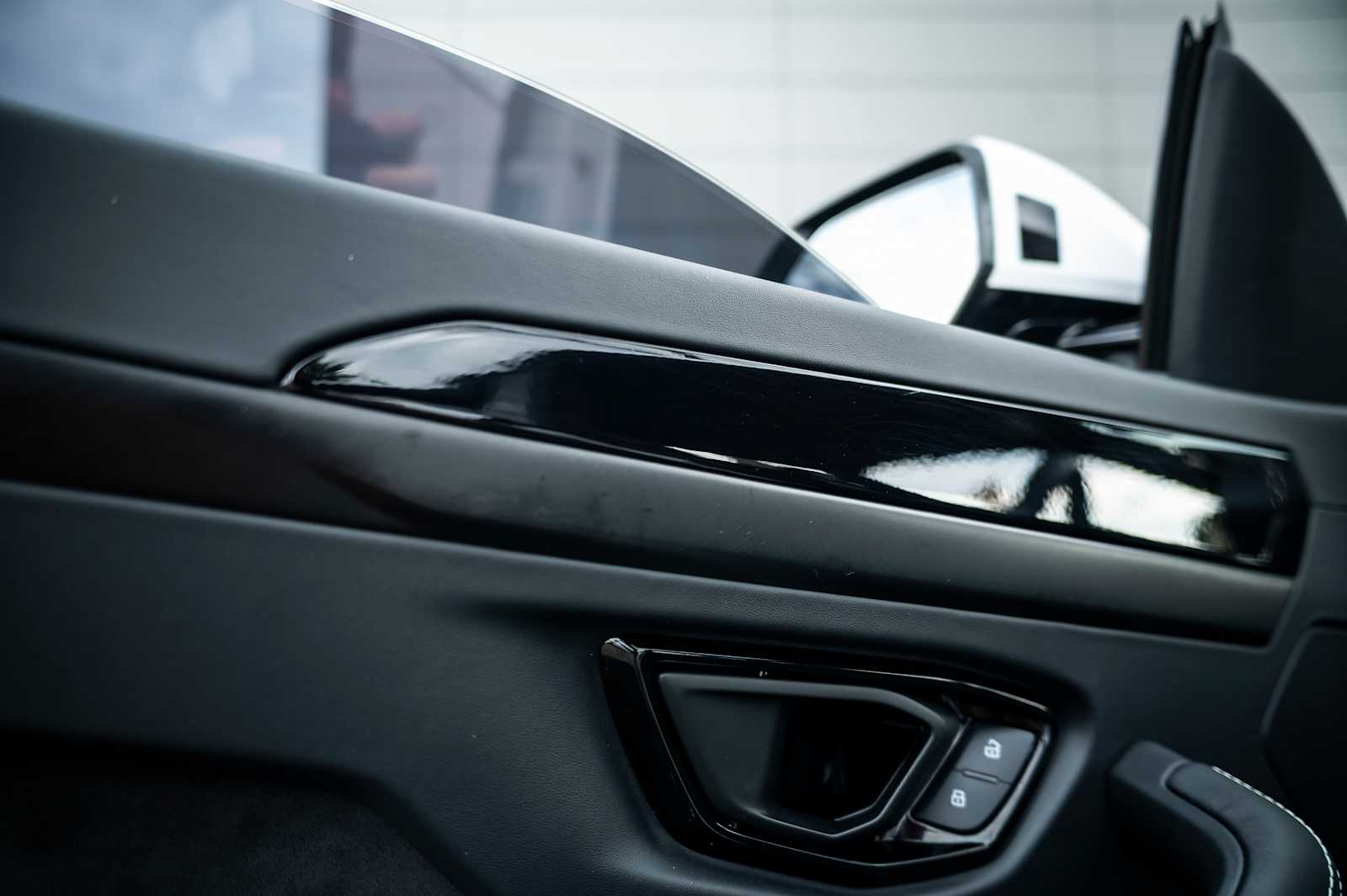 2023 Lamborghini Urus S - Photo 27