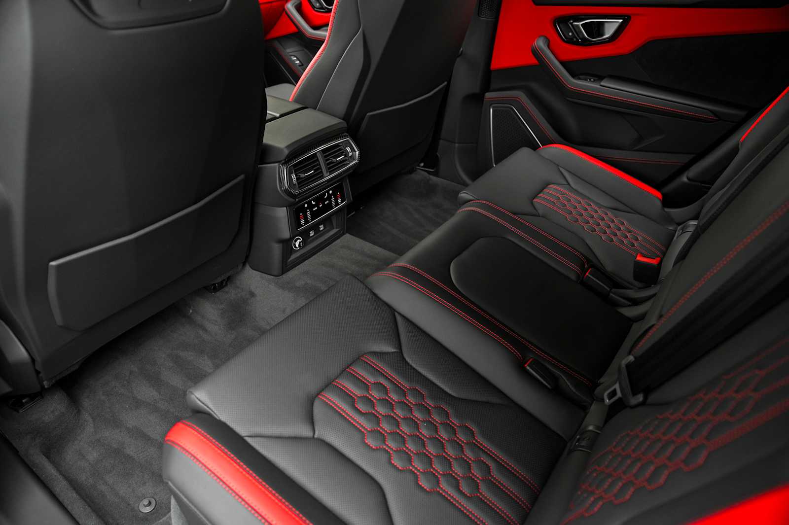 2024 Lamborghini Urus S - Photo 38
