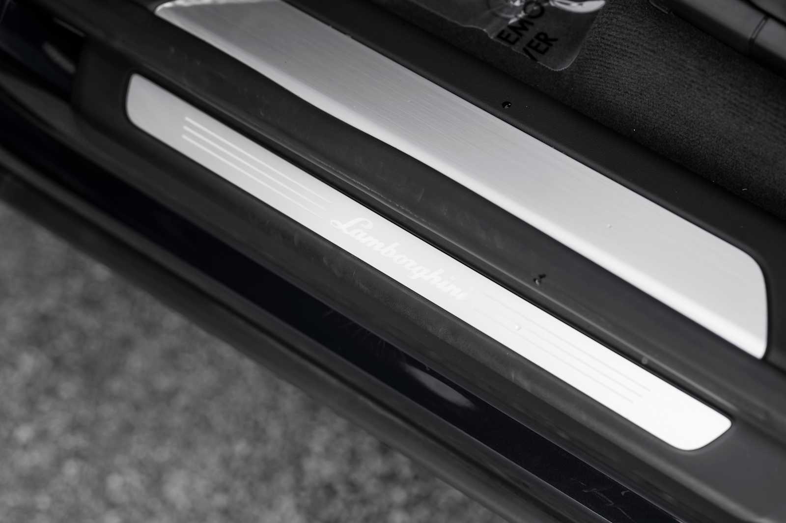 used 2024 Lamborghini Urus car, priced at $265,988