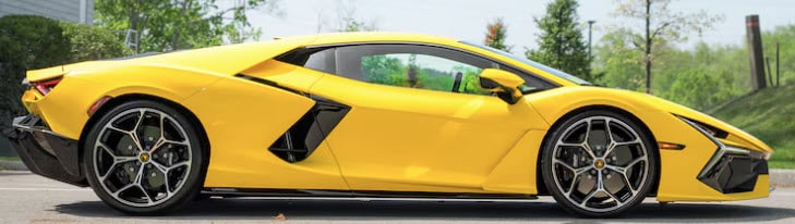 Lamborghini%20Revuelto.jpg