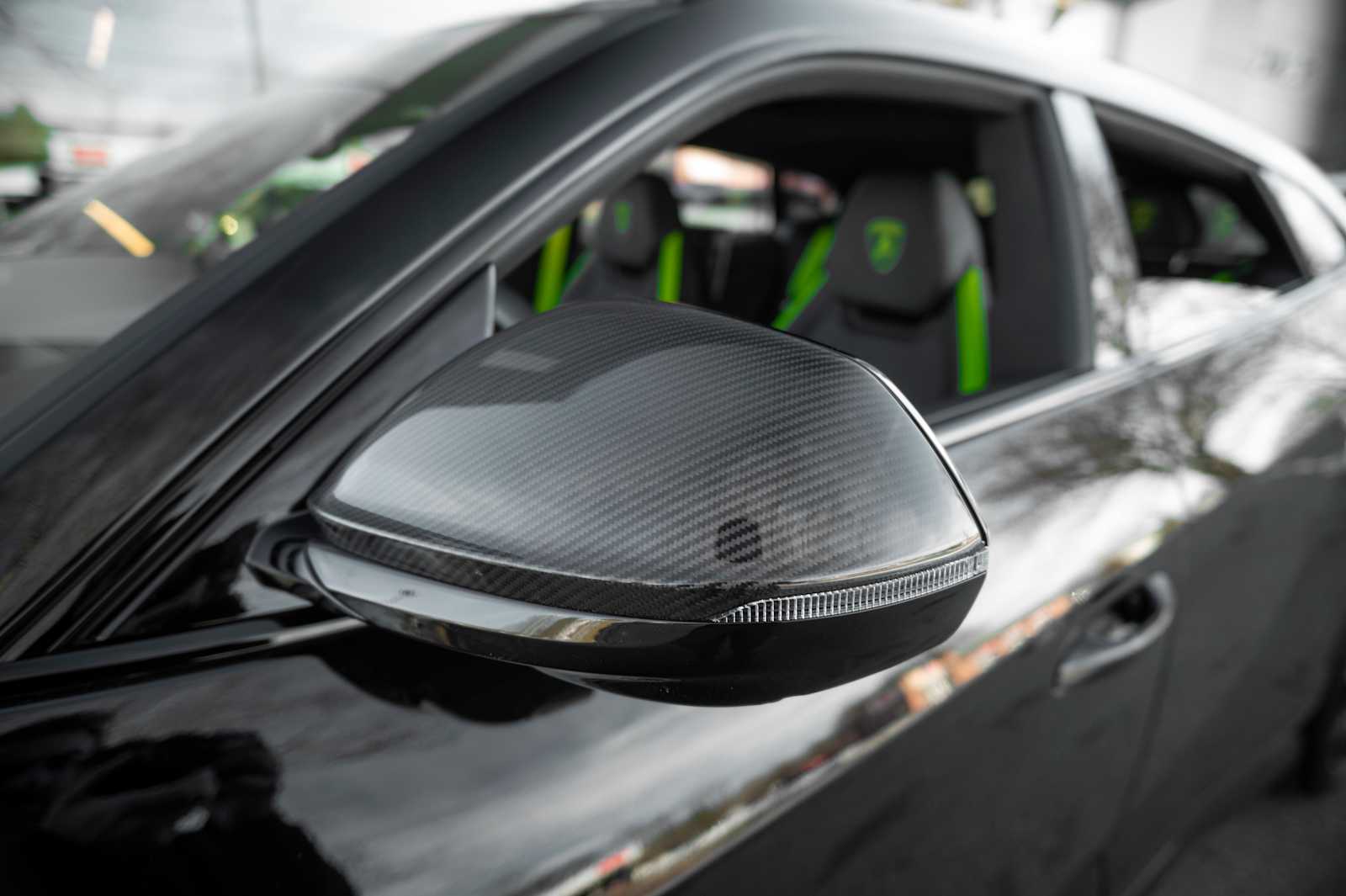 used 2025 Lamborghini Urus car, priced at $319,998