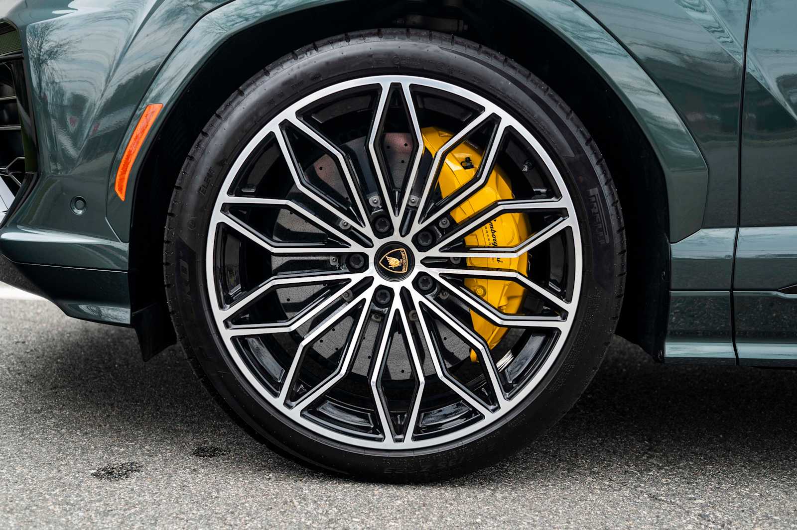 2025 Lamborghini Urus SE - Photo 20