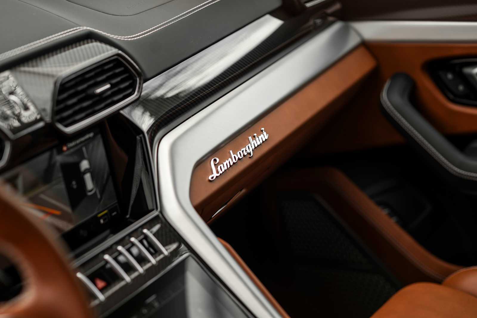 used 2024 Lamborghini Urus car, priced at $256,877