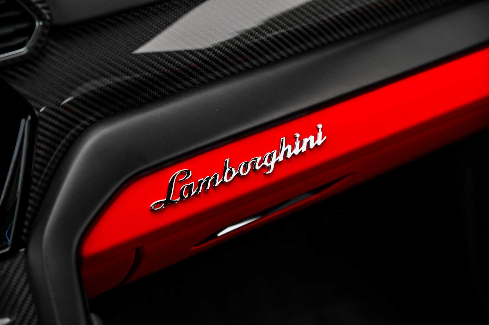 2024 Lamborghini Urus S - Photo 51
