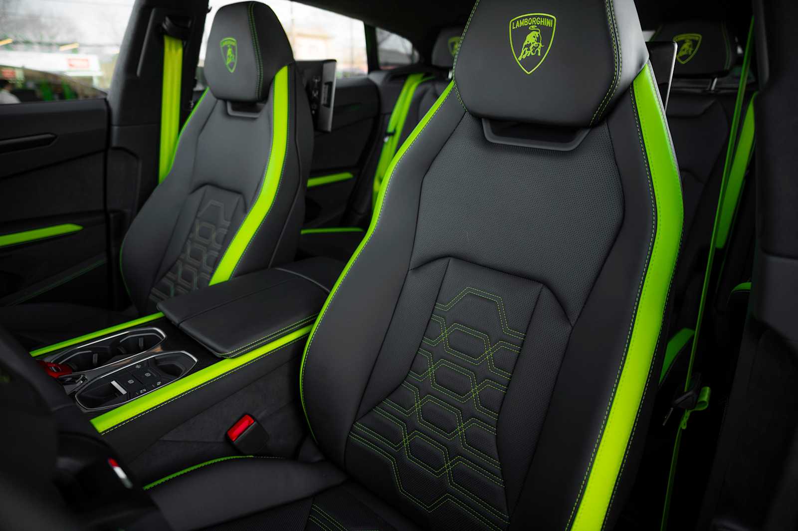 used 2025 Lamborghini Urus car, priced at $319,998