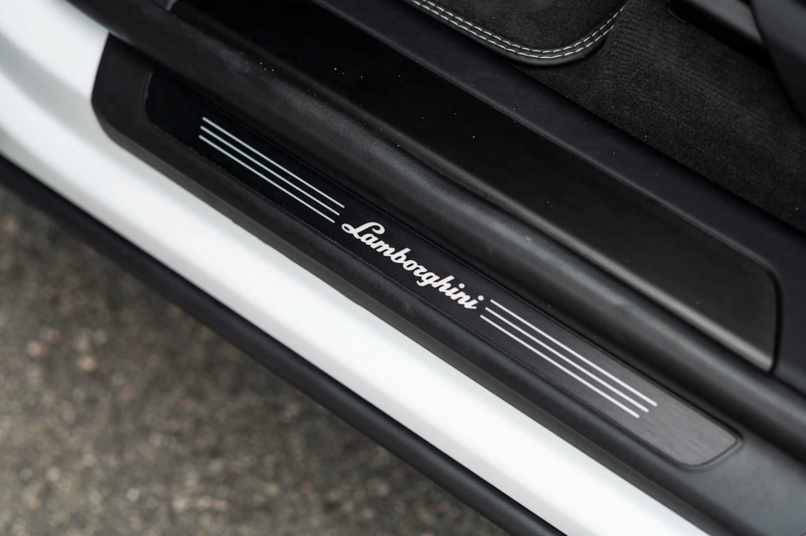 2023 Lamborghini Urus S - Photo 21
