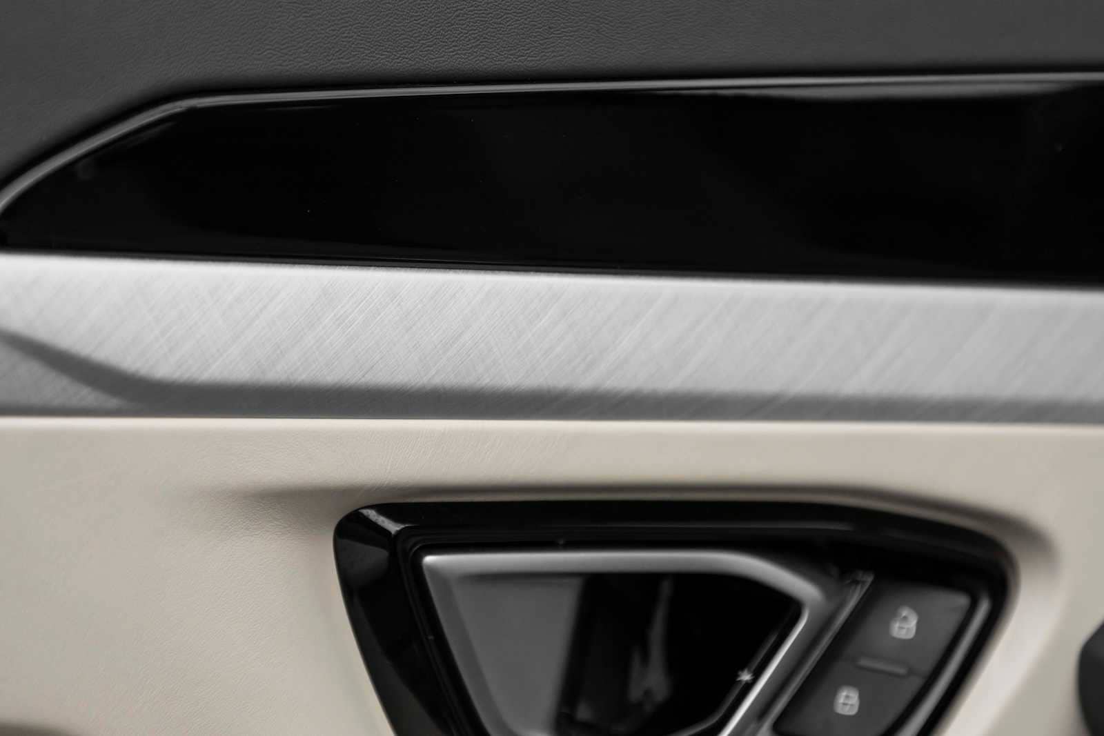 used 2019 Lamborghini Urus car, priced at $163,988