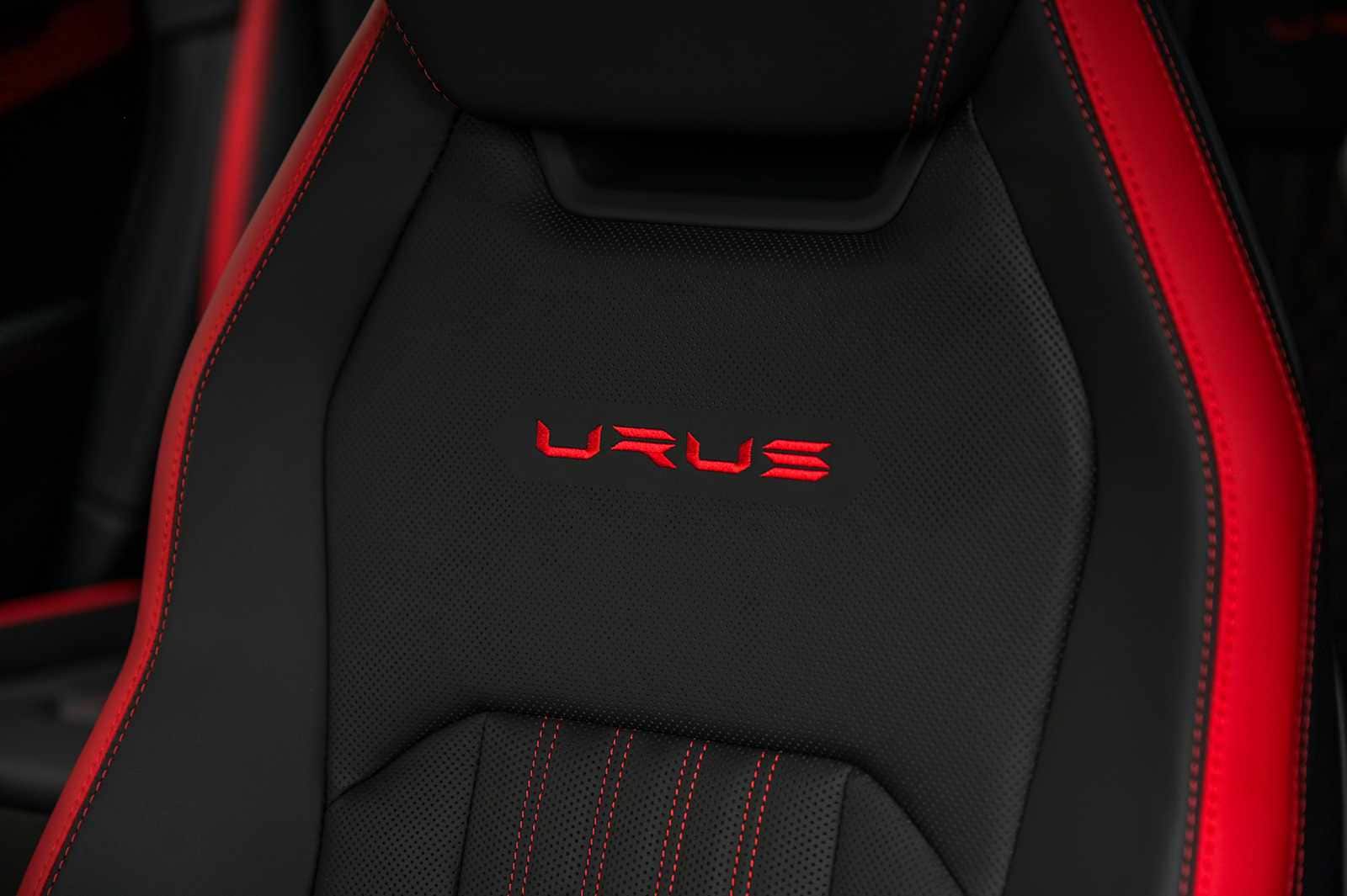 2024 Lamborghini Urus S - Photo 3