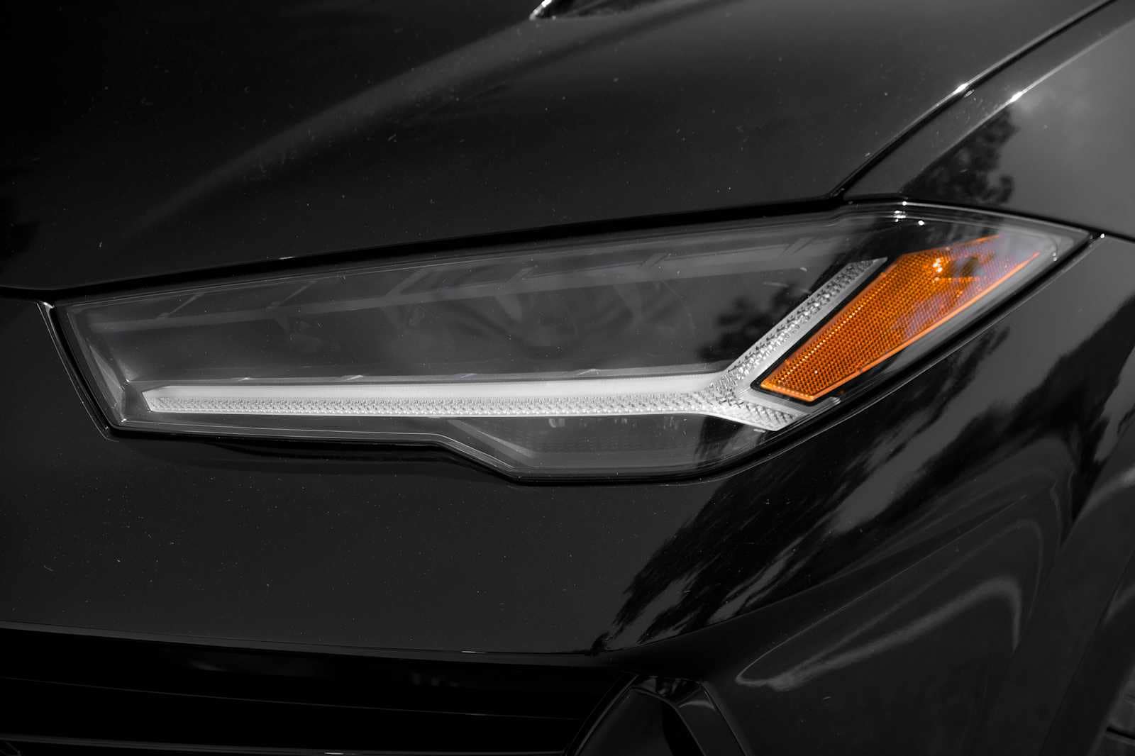 2024 Lamborghini Urus S - Photo 16