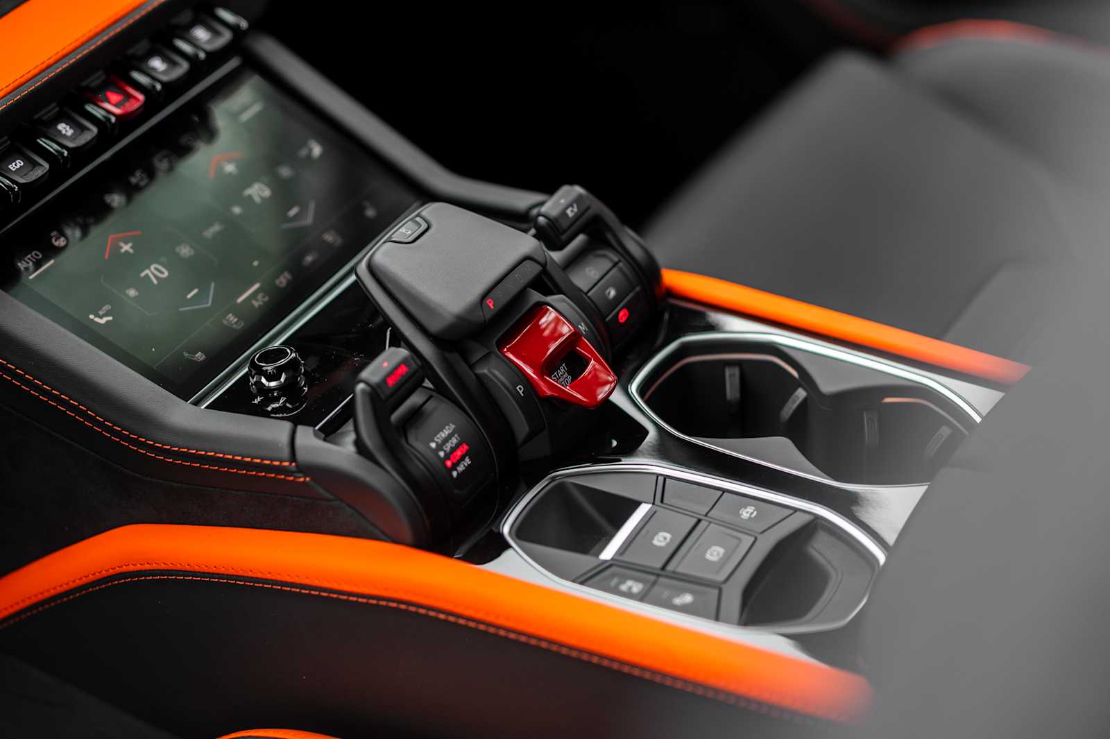2025 Lamborghini Urus SE - Photo 23