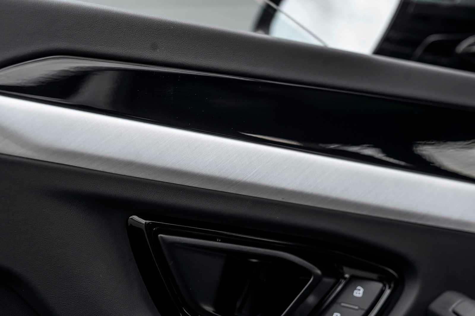2025 Lamborghini Urus SE - Photo 23