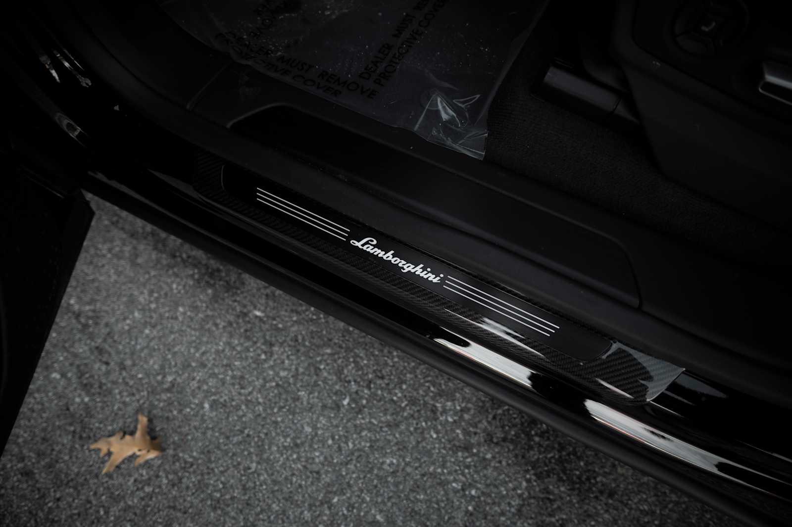 used 2025 Lamborghini Urus car, priced at $319,998