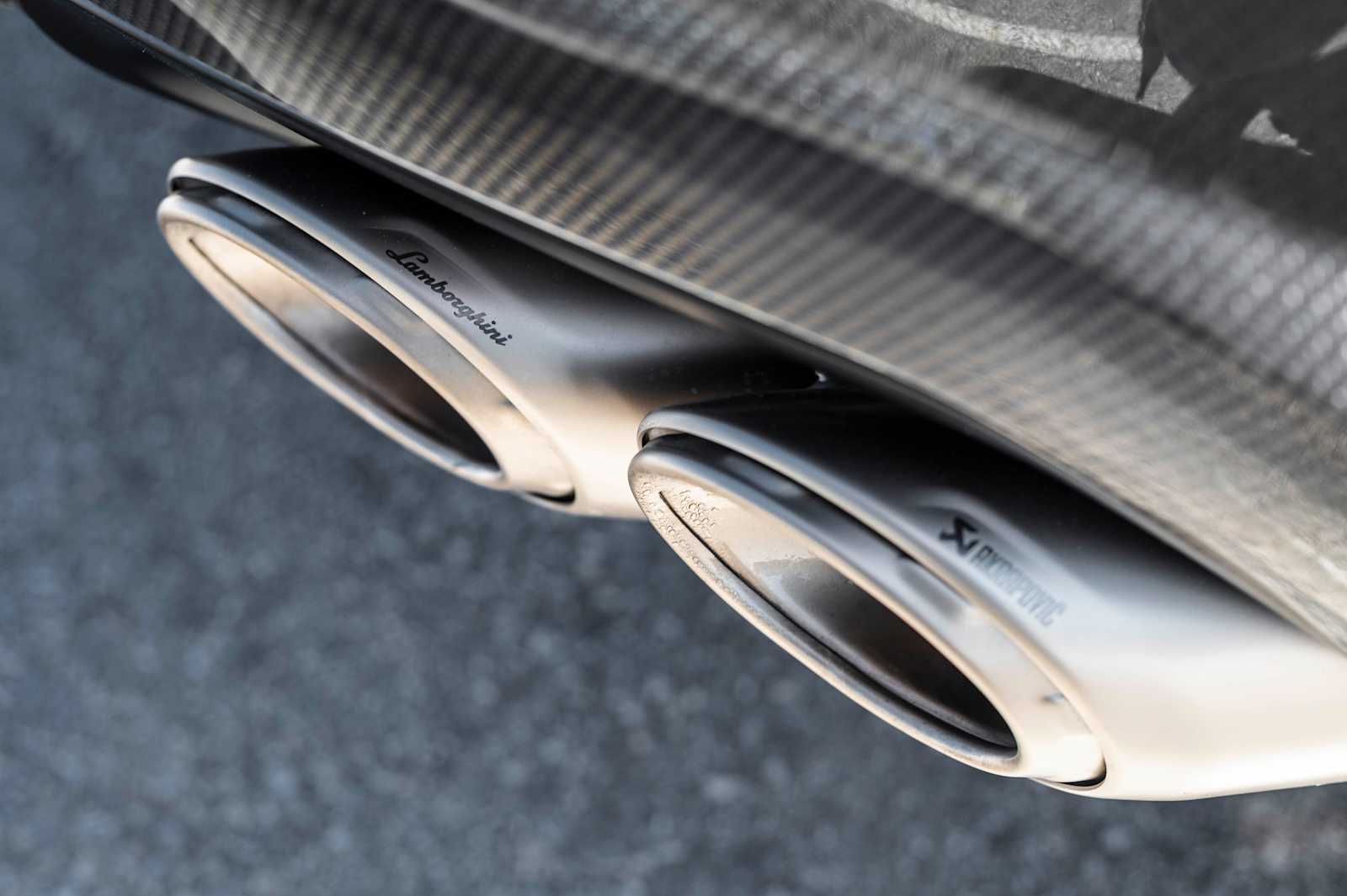 used 2024 Lamborghini Urus car, priced at $323,800