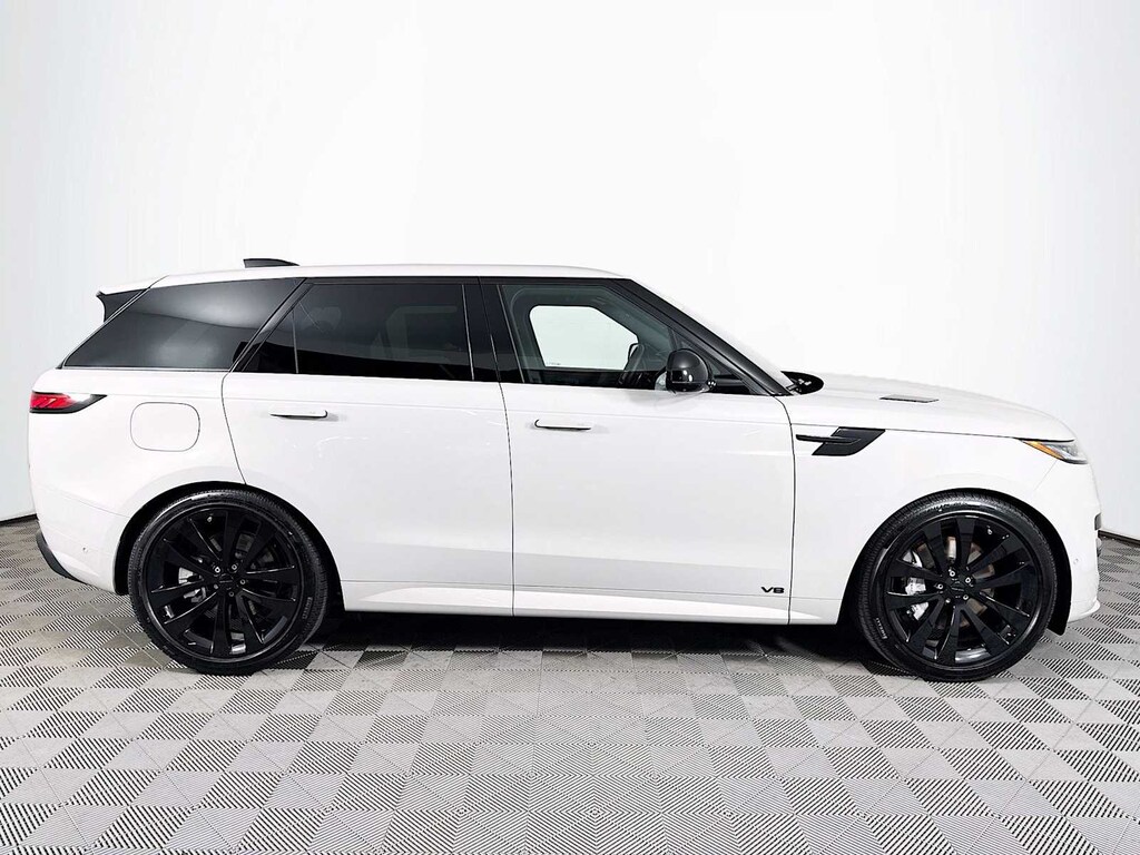 New 2026 Land Rover Range Rover Sport Dynamic SE SUV