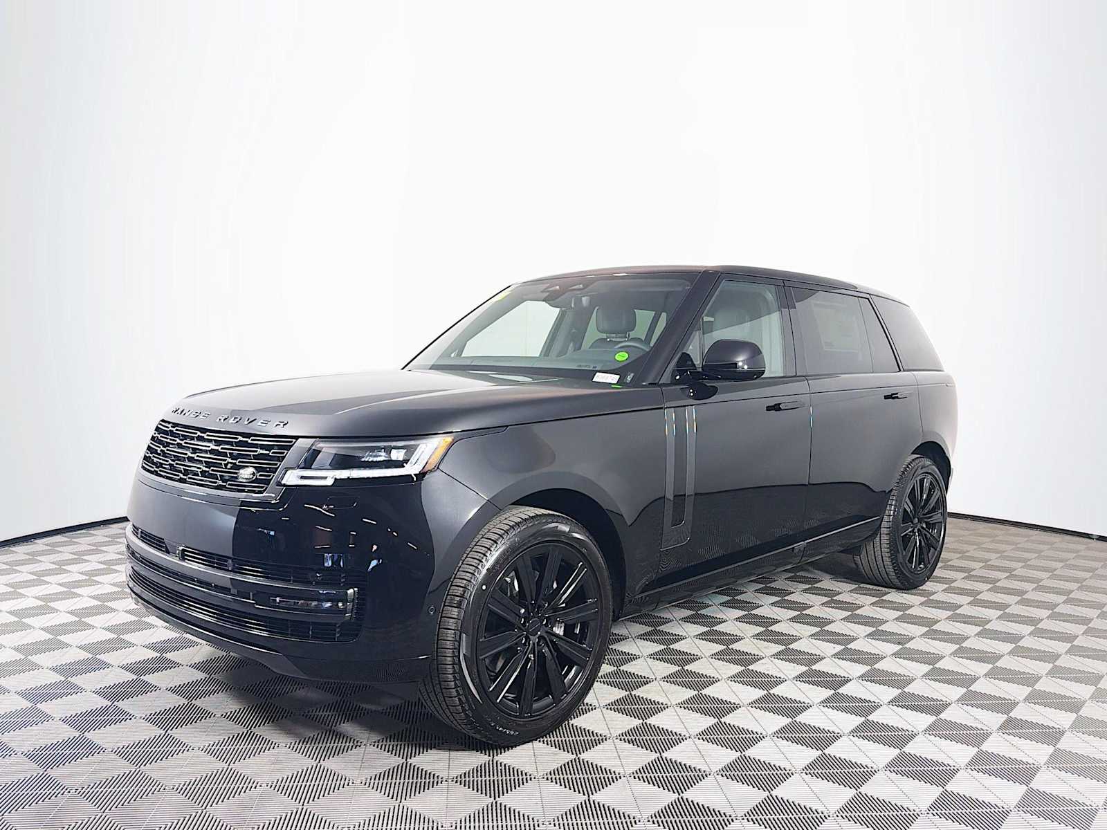 2026 Land Rover Range Rover 3.0 SE LWB 7's photo