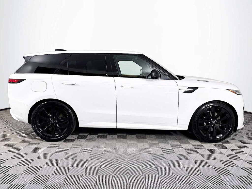 New 2025 Land Rover Range Rover Sport Dynamic SE SUV