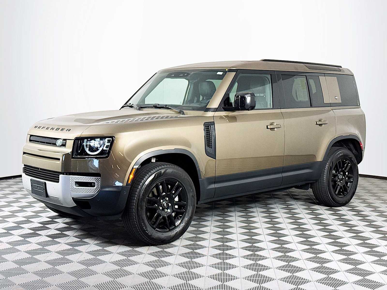 2024 Land Rover Defender 110 S photo 2