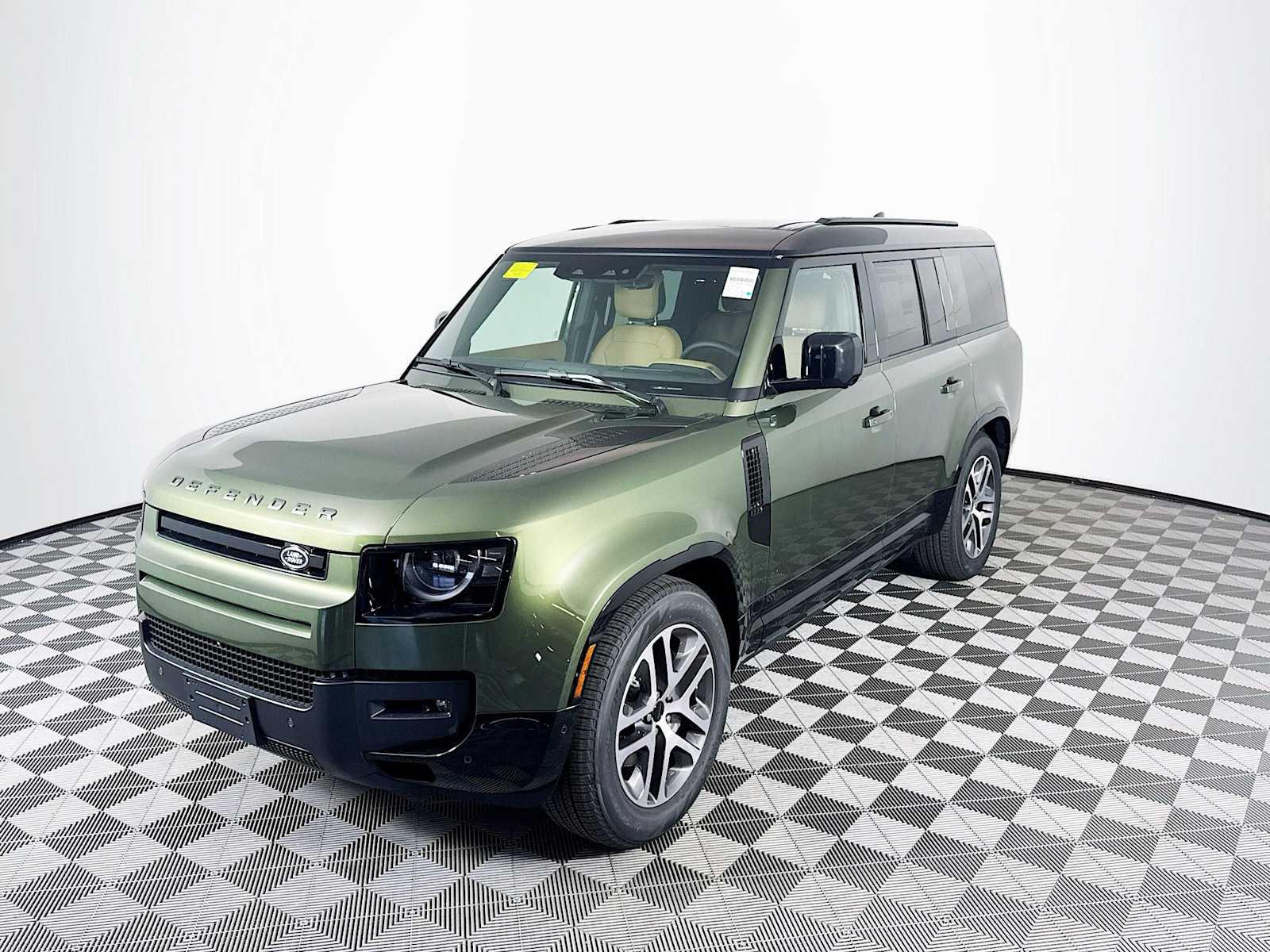 2026 Land Rover Defender X-Dynamic SE's photo