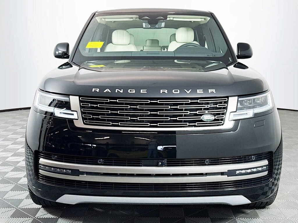 New 2025 Land Rover Range Rover SE SUV