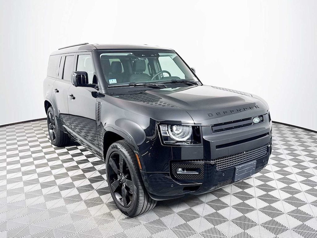 Used 2025 Land Rover Defender 130 X-Dynamic SE SUV