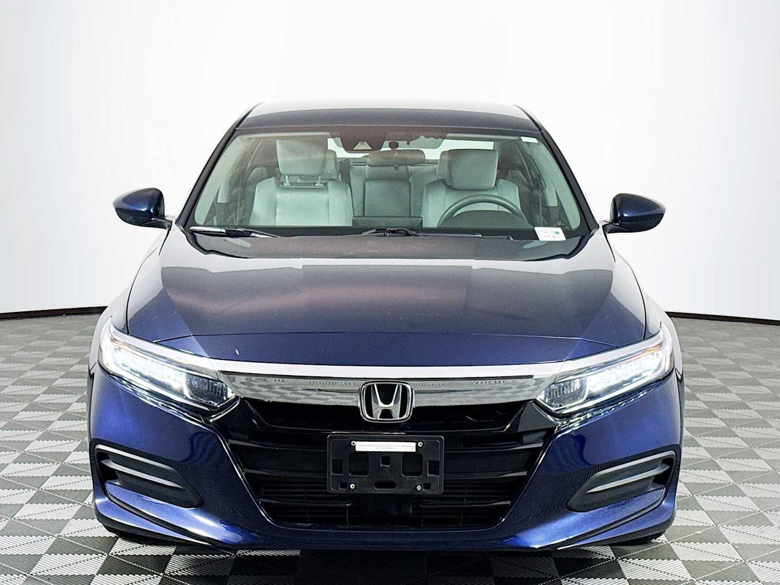 2018 Honda Accord LX 1.5T photo 2