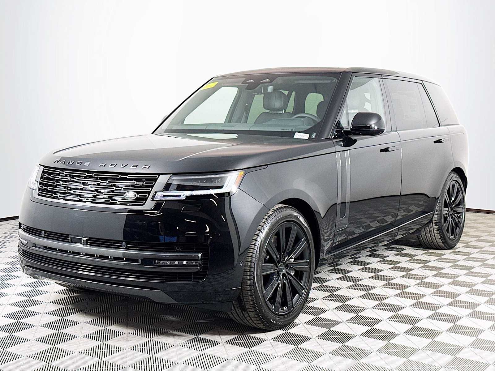 2026 Land Rover Range Rover P530 SE LWB AWD