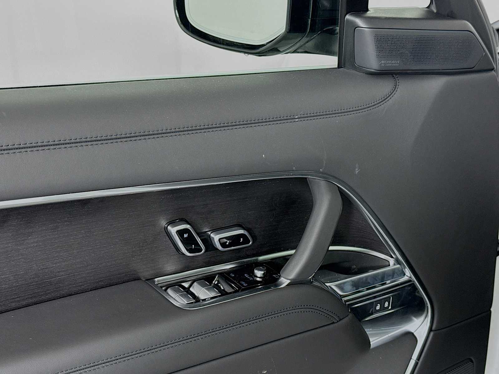 2026 Land Rover Range Rover SE - Photo 19